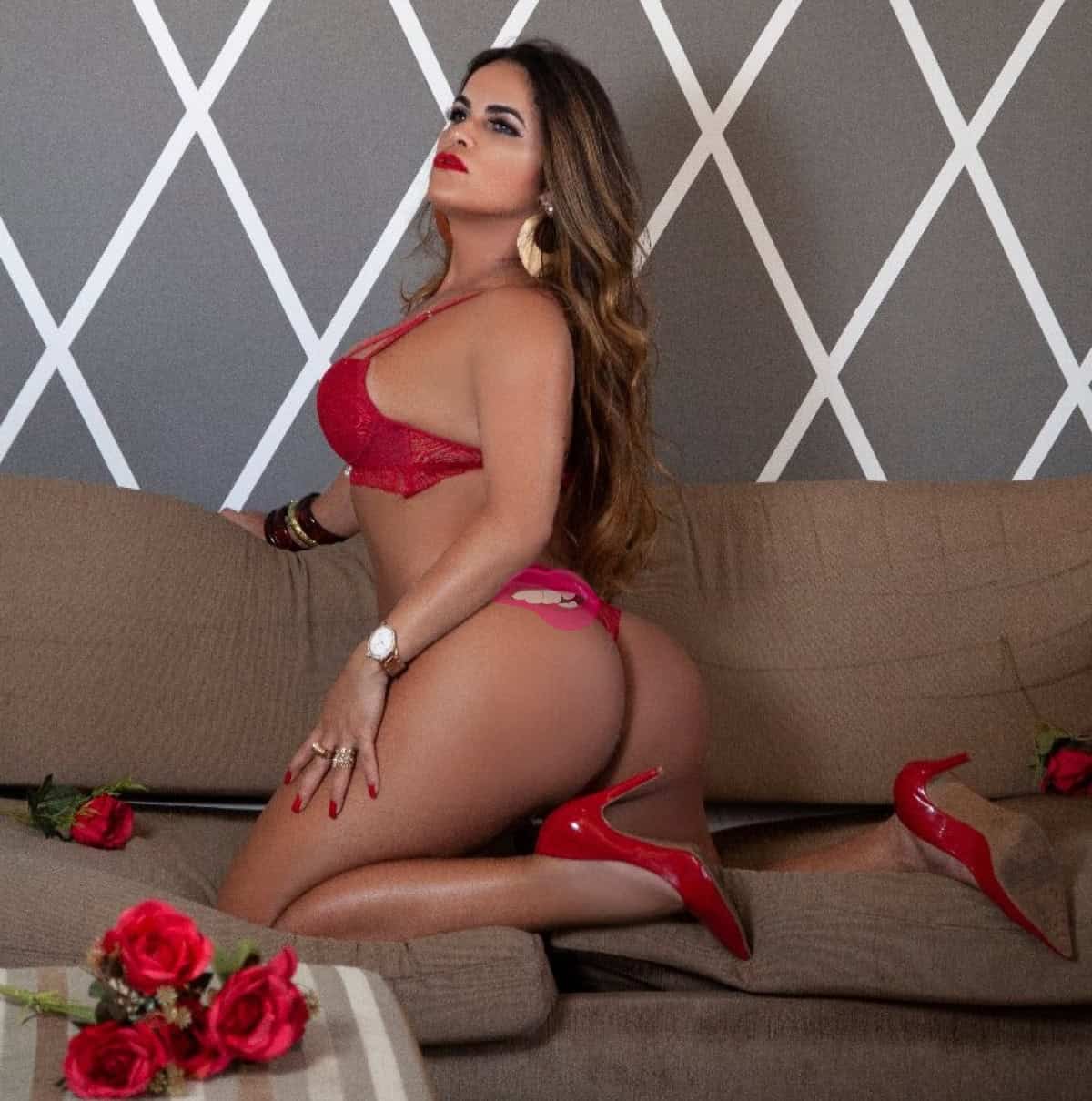 LARYSSA BONEKA