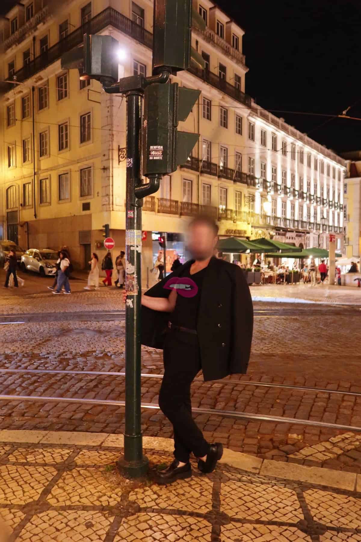 VICTOR HUGGO